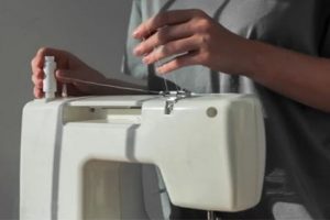 How to Start a Sewing Machine