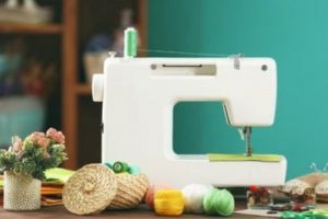 What is a Free Arm Sewing Machine